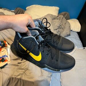 Kyrie 3 Nike ID size 14